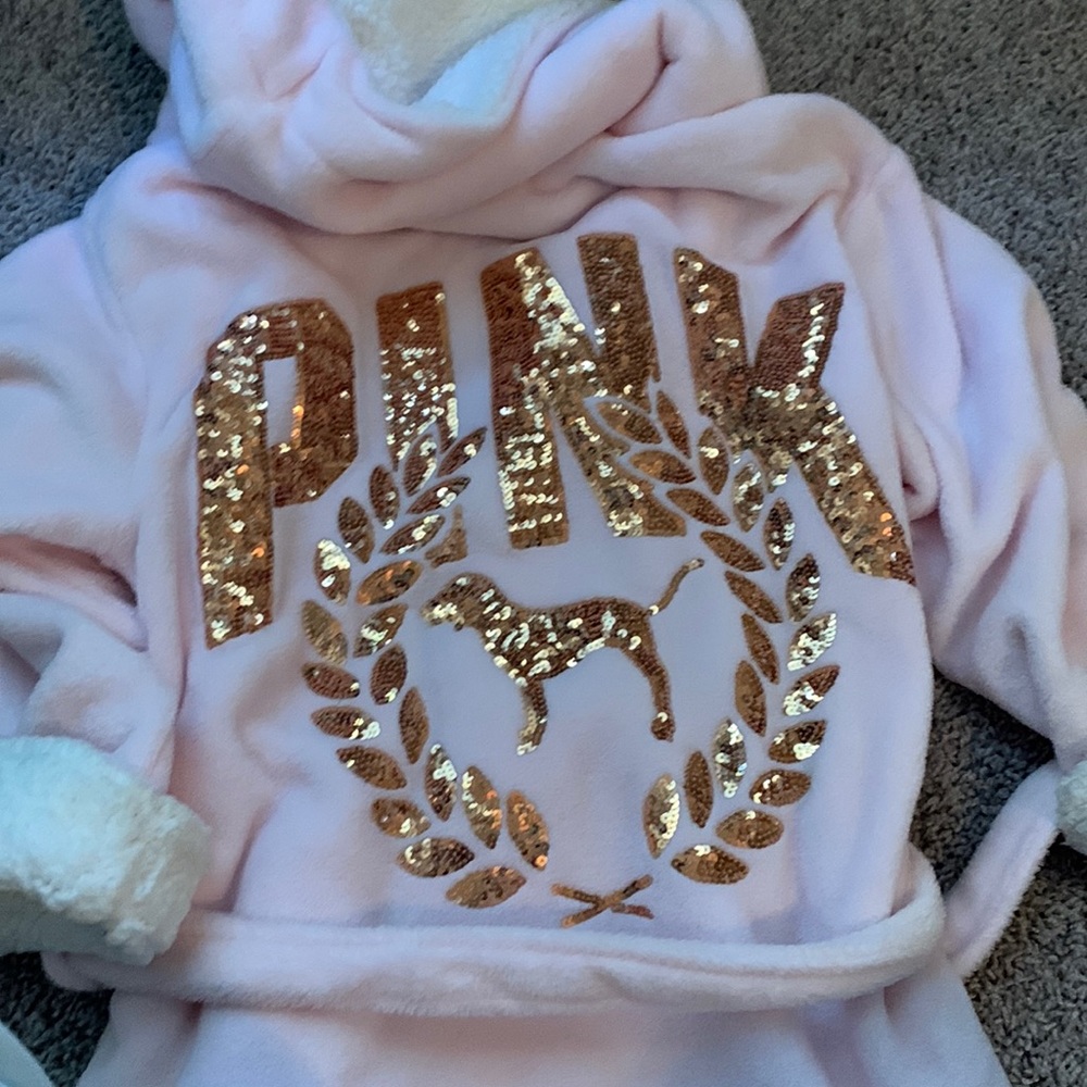 Victoria’s Secret Pink robe with sparkles ✨